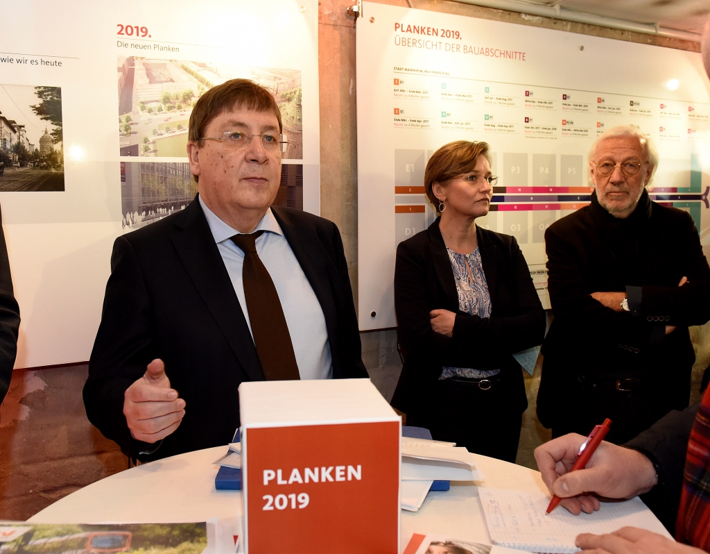 Bürgermeister Lothar Quast bei der Eröffnung des Infobüro Planken 2019. Copyright: Stadtmarketing Mannheim GmbH / Thomas Tröster